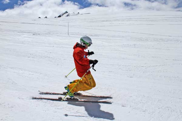 telemark skier practicing drills image of